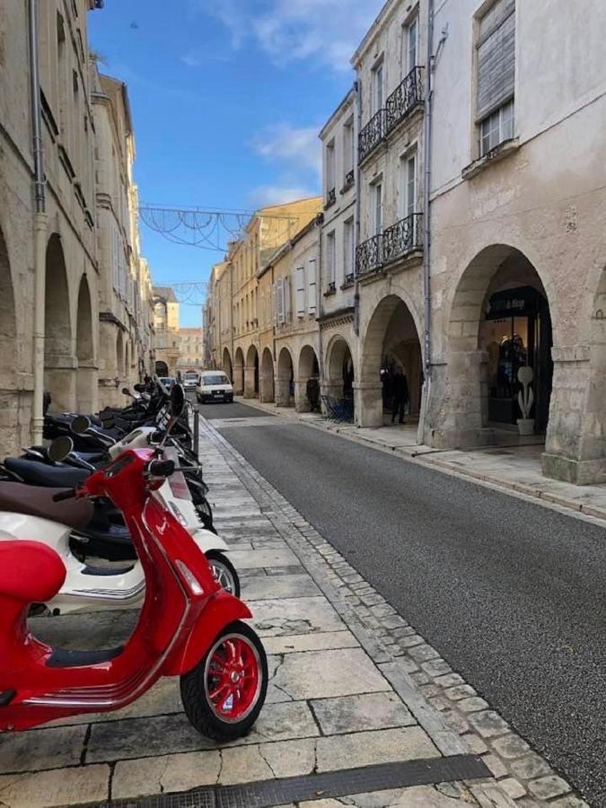 Blue Studio Cosy Et Calme Proche Du Centre Avec Tv Et Wifi La Rochelle  Esterno foto